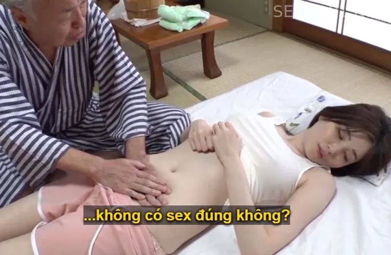 Người tình của con trai bị đau nhức nhờ bố gã chồng có nghề mát-xa mát xa và cái kết