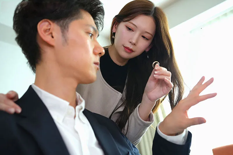 Người vợ đi đi chơi, chồng yêu ở nhà bị nhỏ em người vợ gạ xxx không trượt phát nào